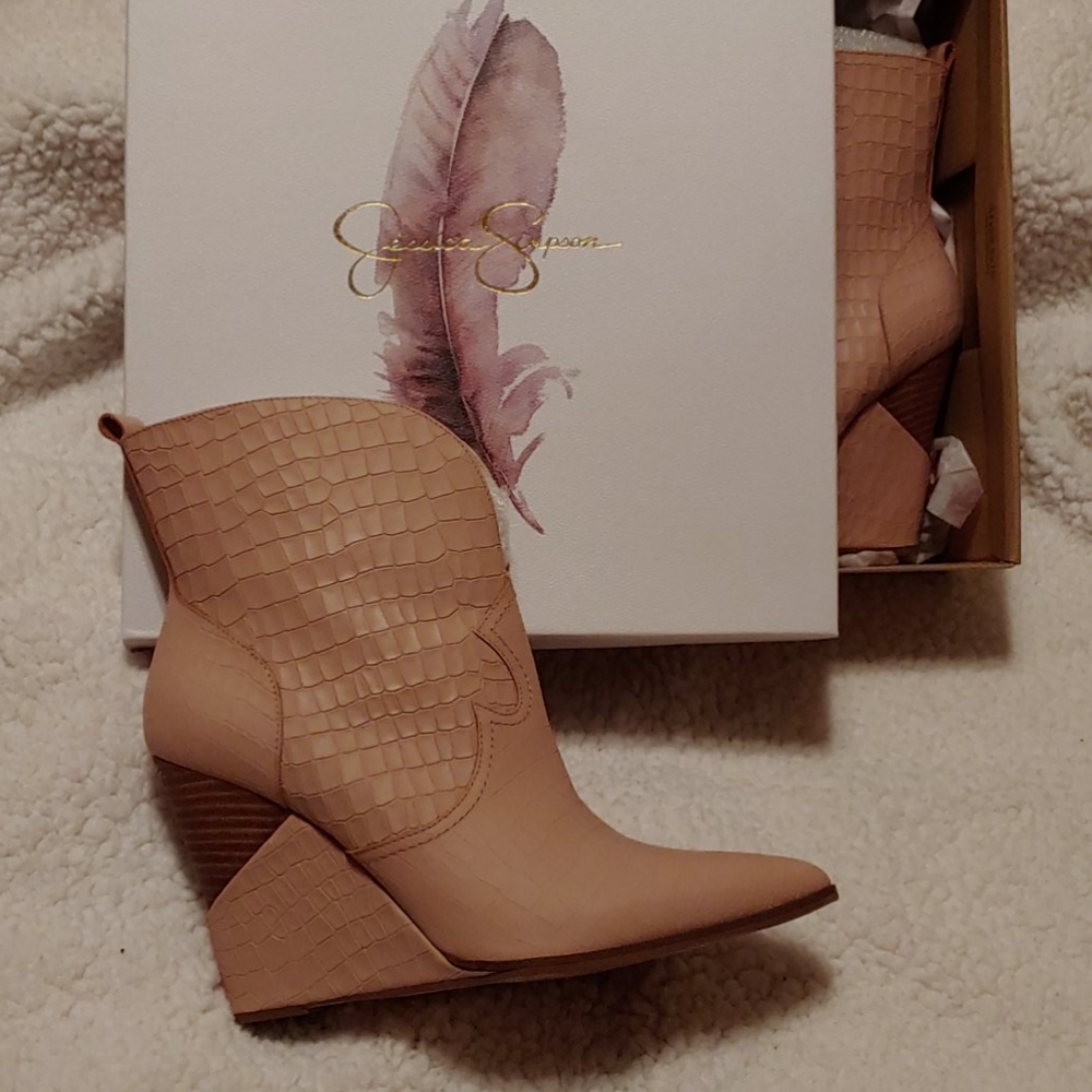Pink cowgirl boots NWB